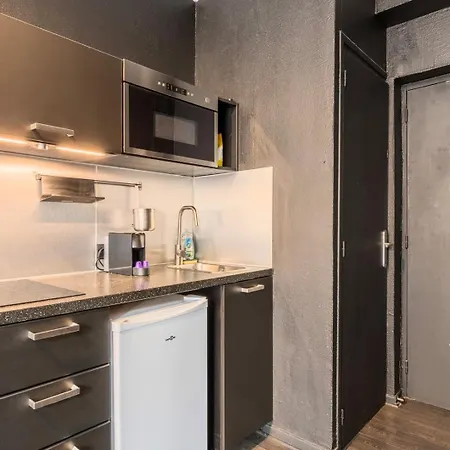 Located On The Grand Place! * ליל