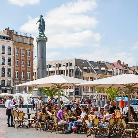 Located On The Grand Place! Lägenhet Lille
